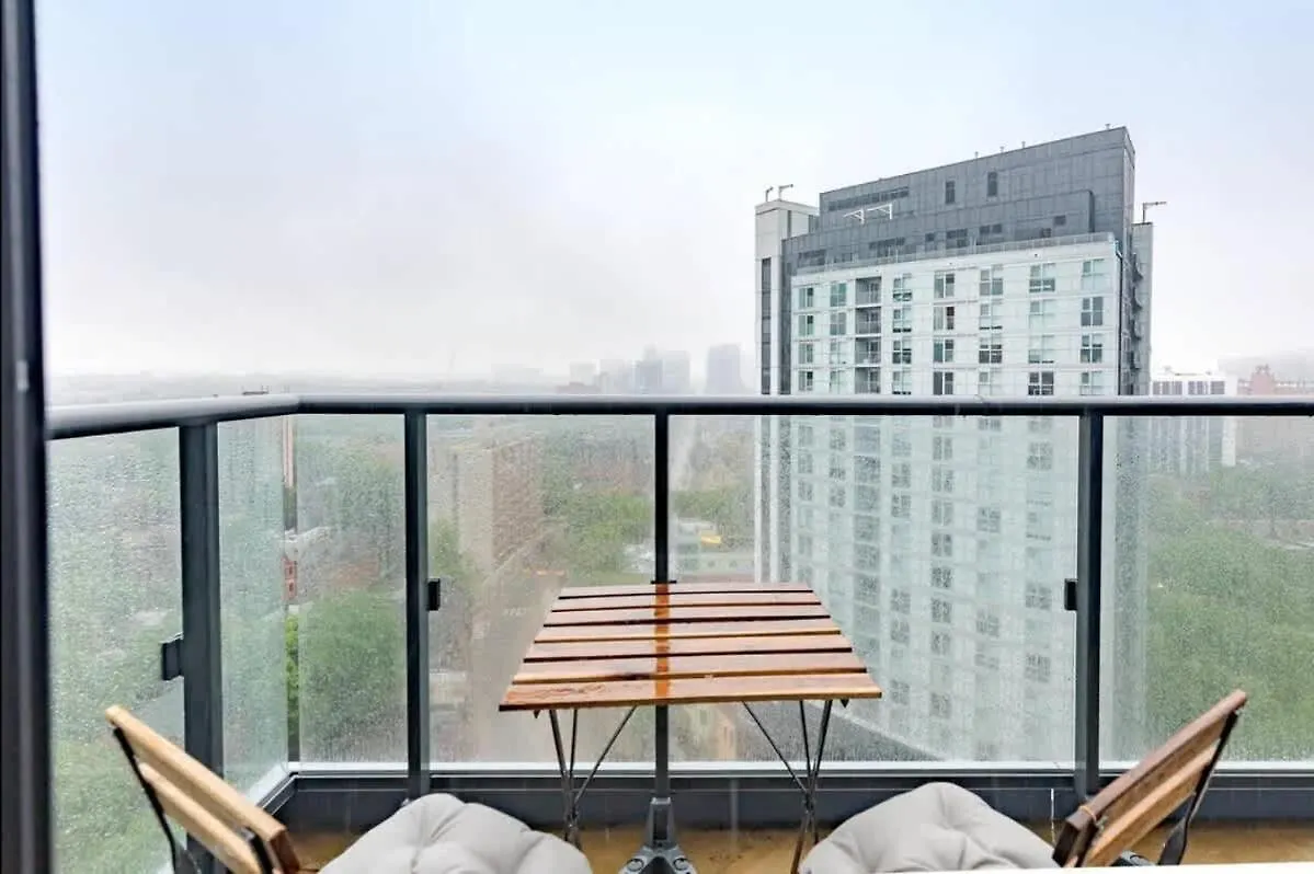 Fantastic Studio By Eaton Centre Toronto Canada
