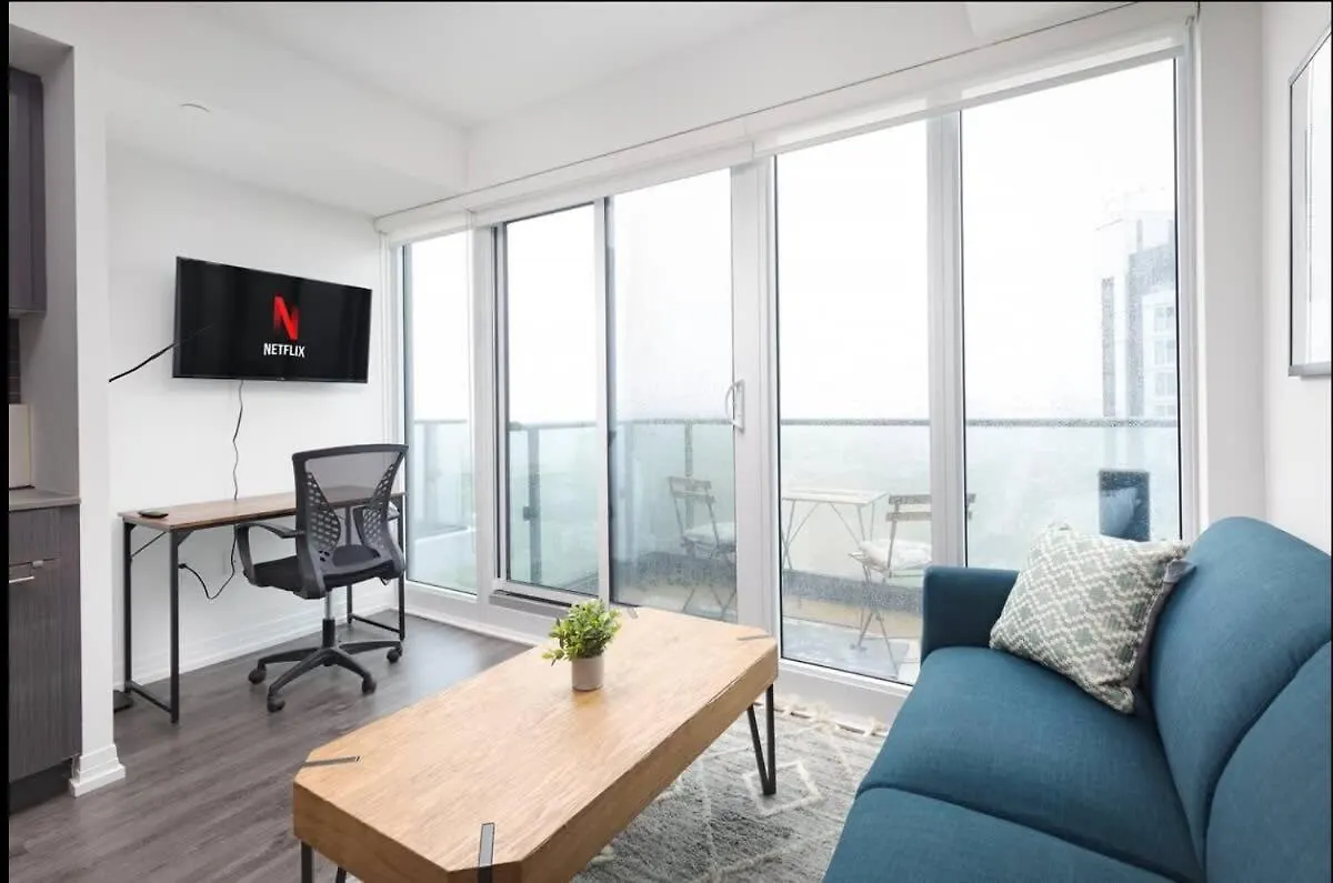 Fantastic Studio By Eaton Centre Toronto